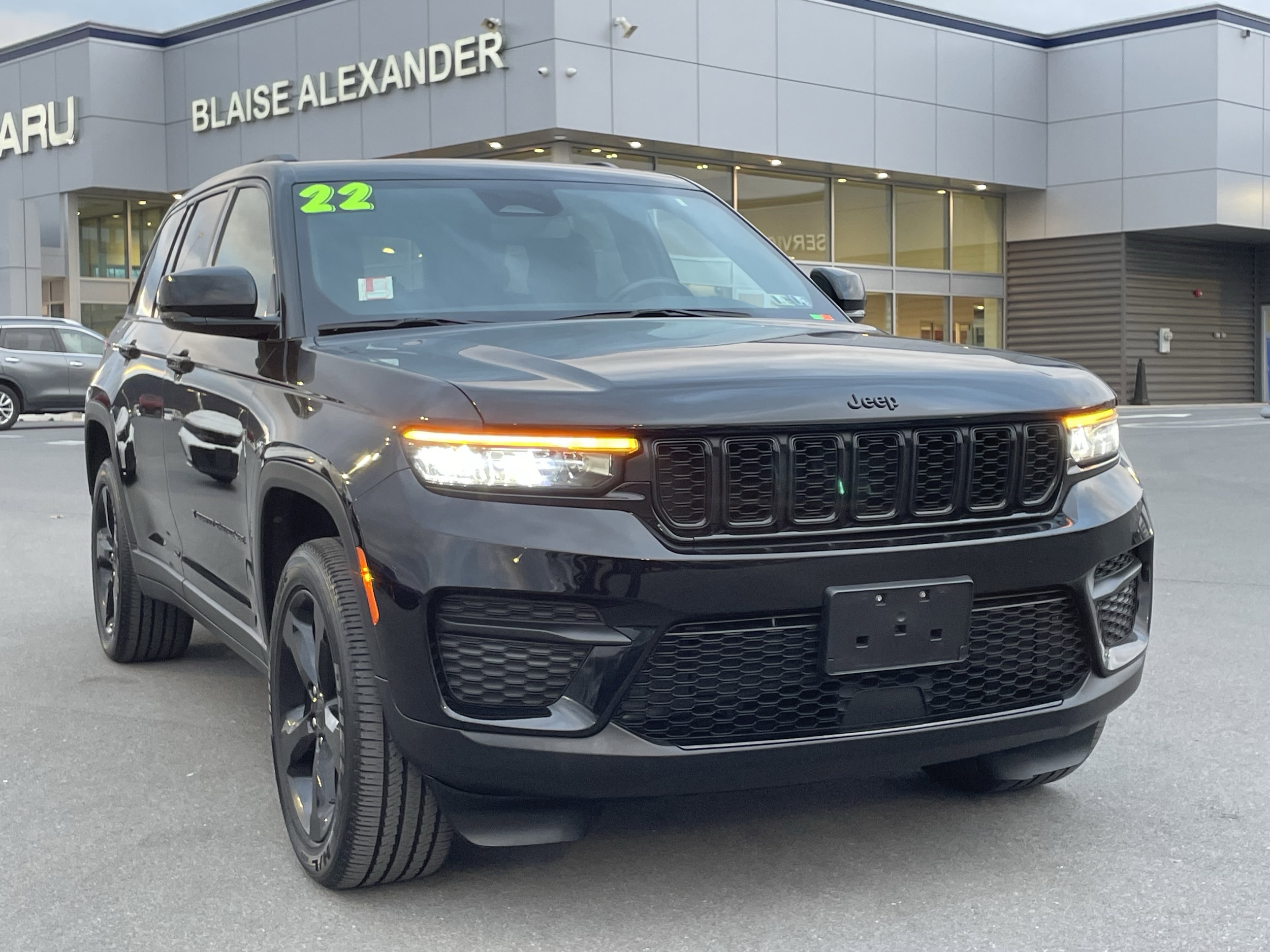 2022 Jeep Grand Cherokee Altitude's photo