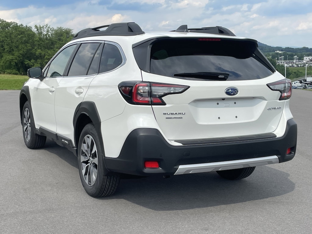 Used 2025 Subaru Outback Premium Premium AWD