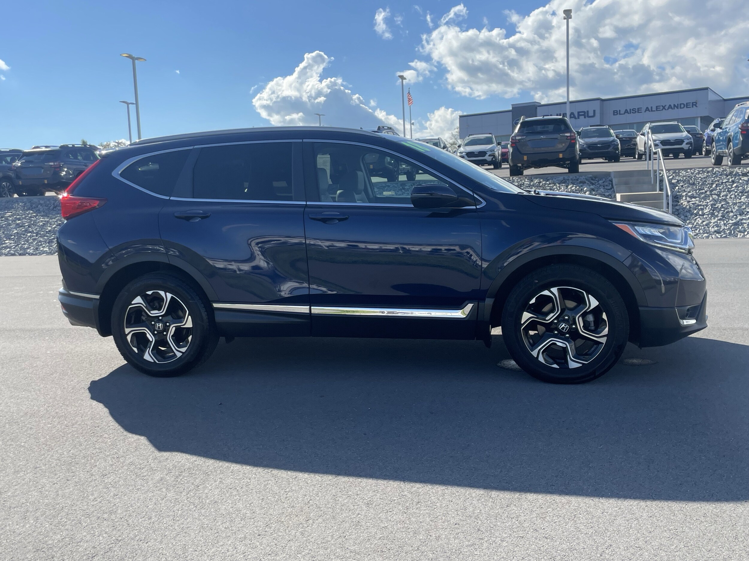 2018 Honda CR-V Touring photo 2