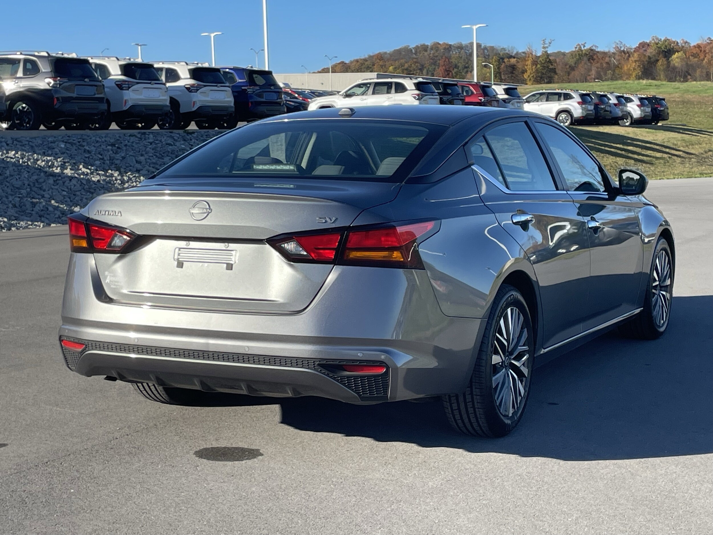 2023 Nissan Altima 2.5 SV photo 3