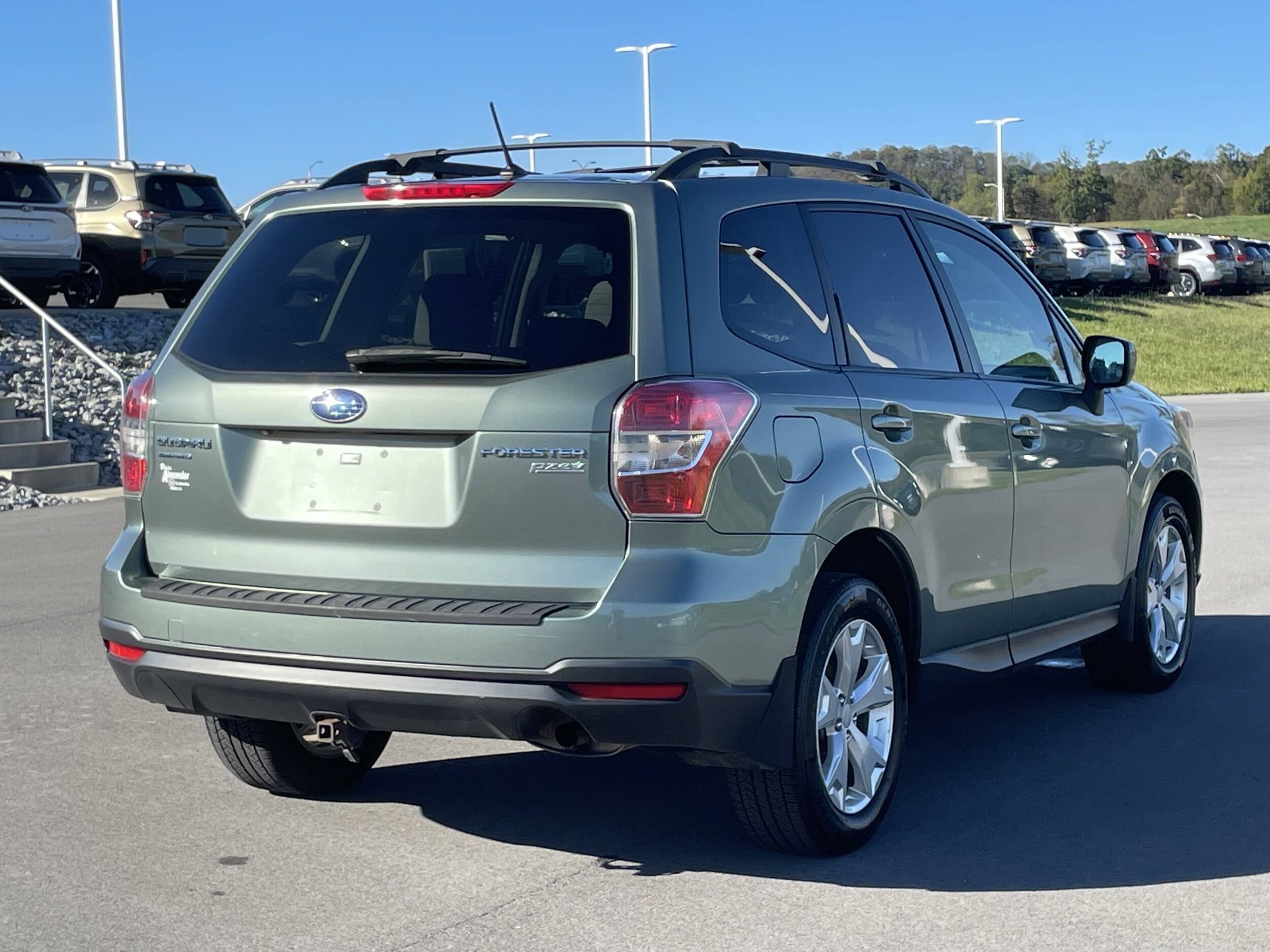 2015 Subaru Forester 2.5i Premium photo 2