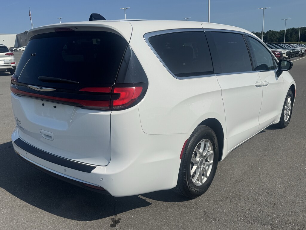 Used 2024 Chrysler Pacifica Touring L Van Passenger Van