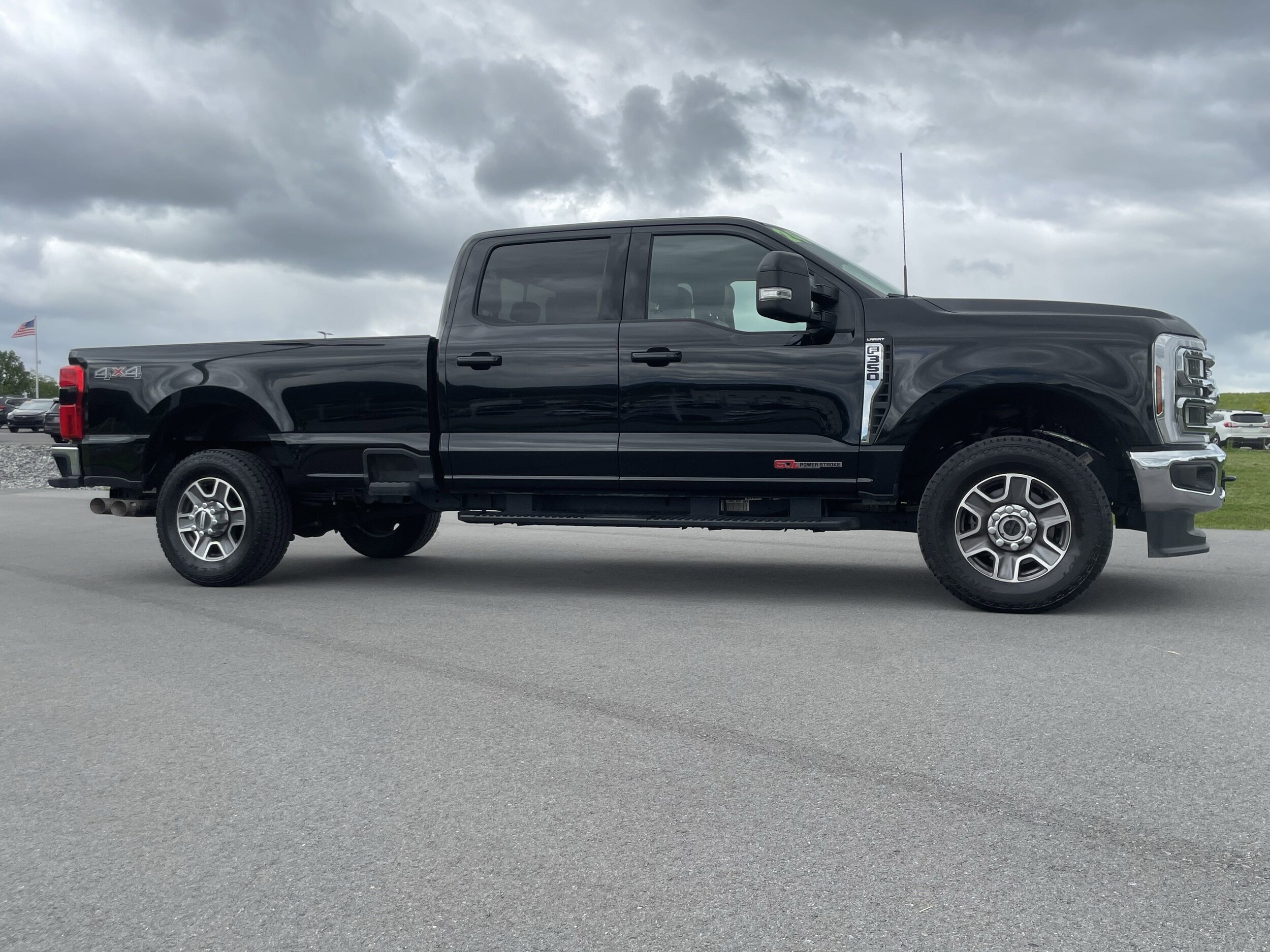2024 Ford F-350 Lariat photo 2