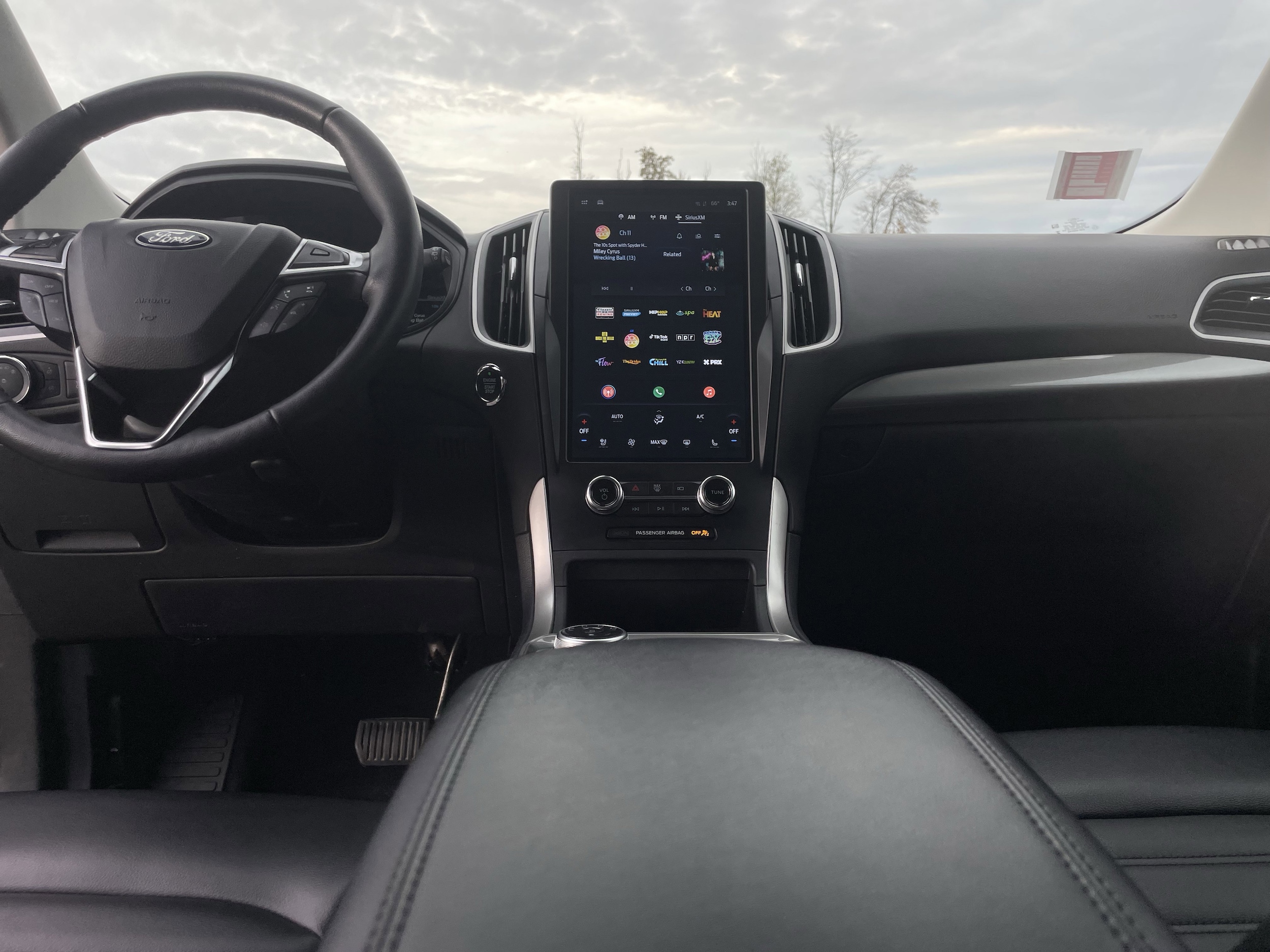 2024 Ford Edge SEL's photo