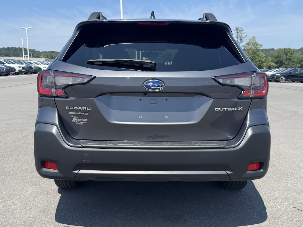 Used 2025 Subaru Outback Premium SUV