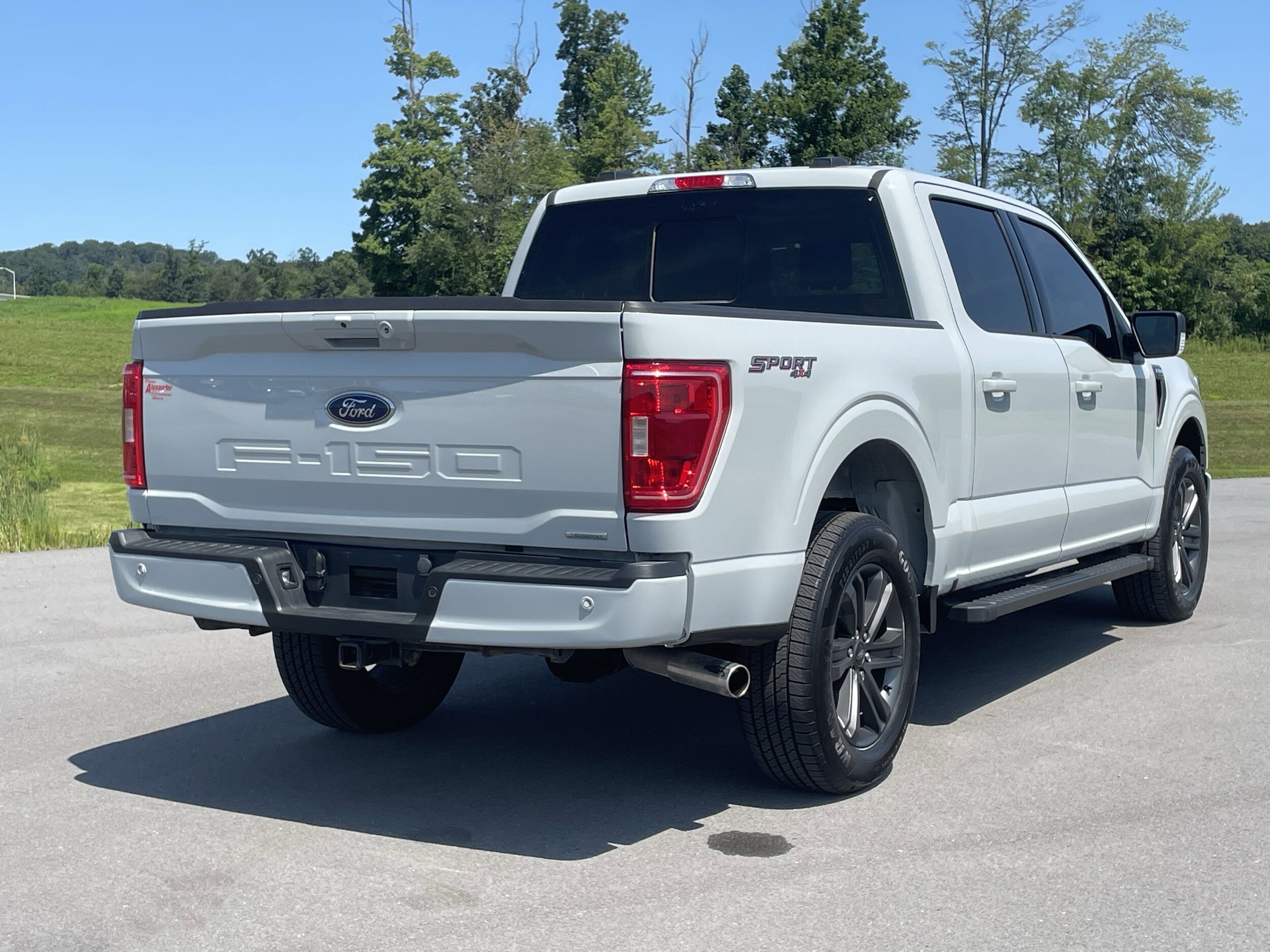 2023 Ford F-150 XLT photo 3