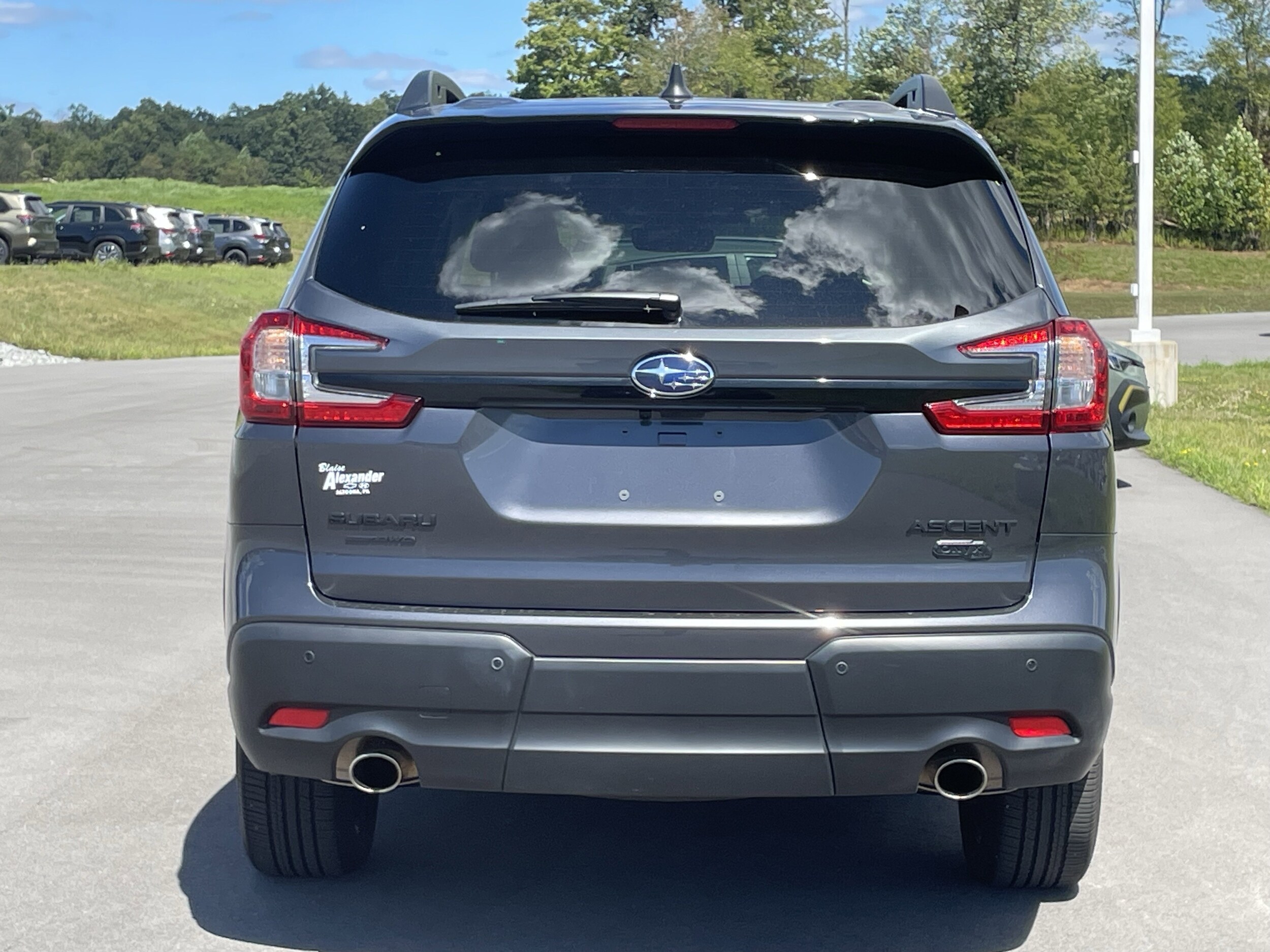 2025 Subaru Ascent Onyx Edition photo 4