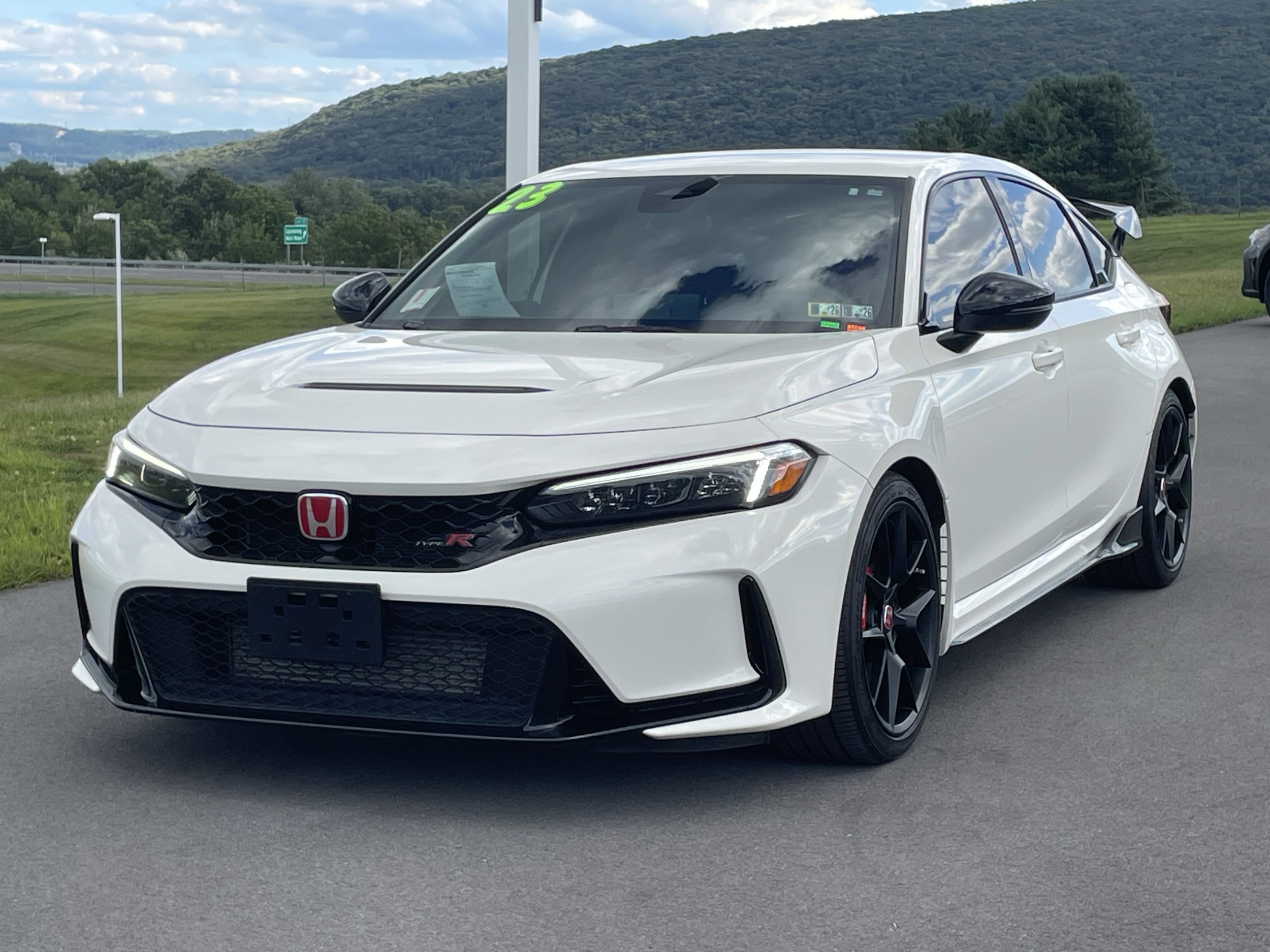 2023 Honda Civic Hatchback Type-R - Photo 8