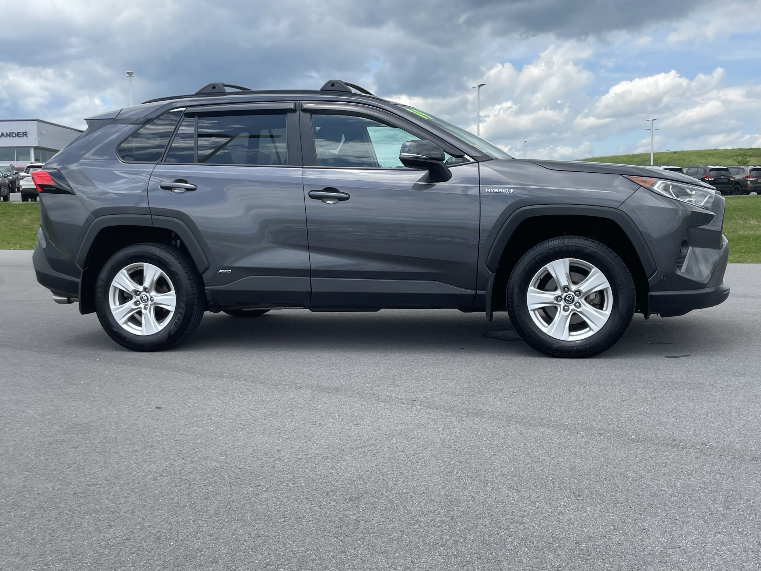 Used 2019 Toyota RAV4 XLE with VIN 2T3RWRFV4KW028427 for sale in Muncy, PA
