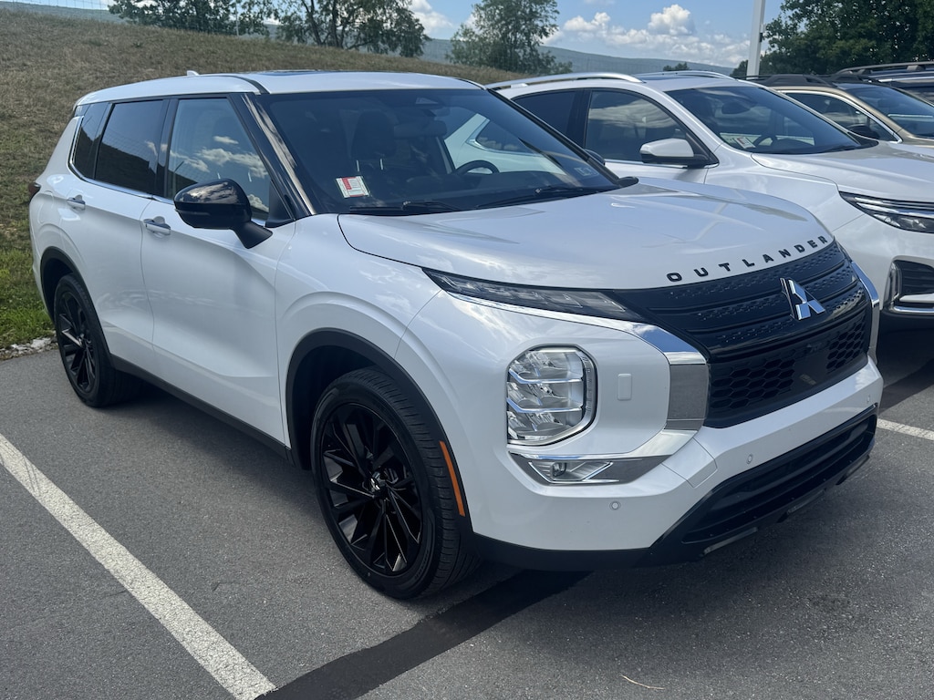 Used 2024 Mitsubishi Outlander SE Black Edition SUV