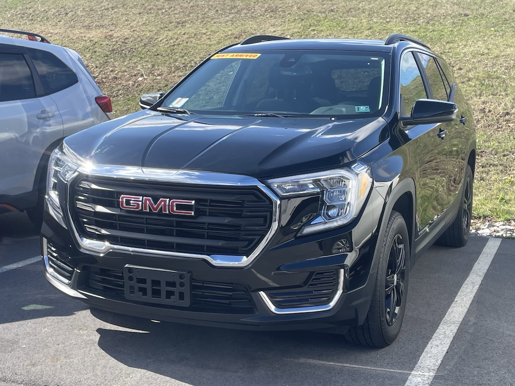 Used 2023 GMC Terrain SLE SUV