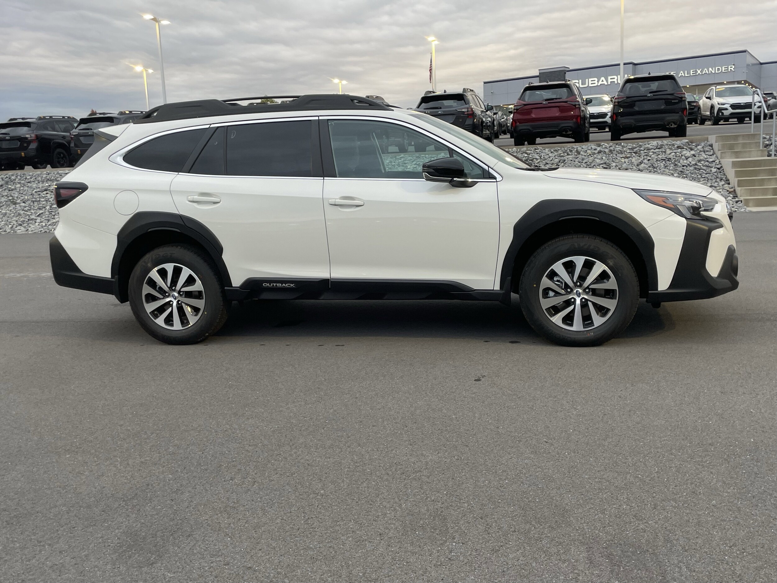 2025 Subaru Outback Premium photo 2