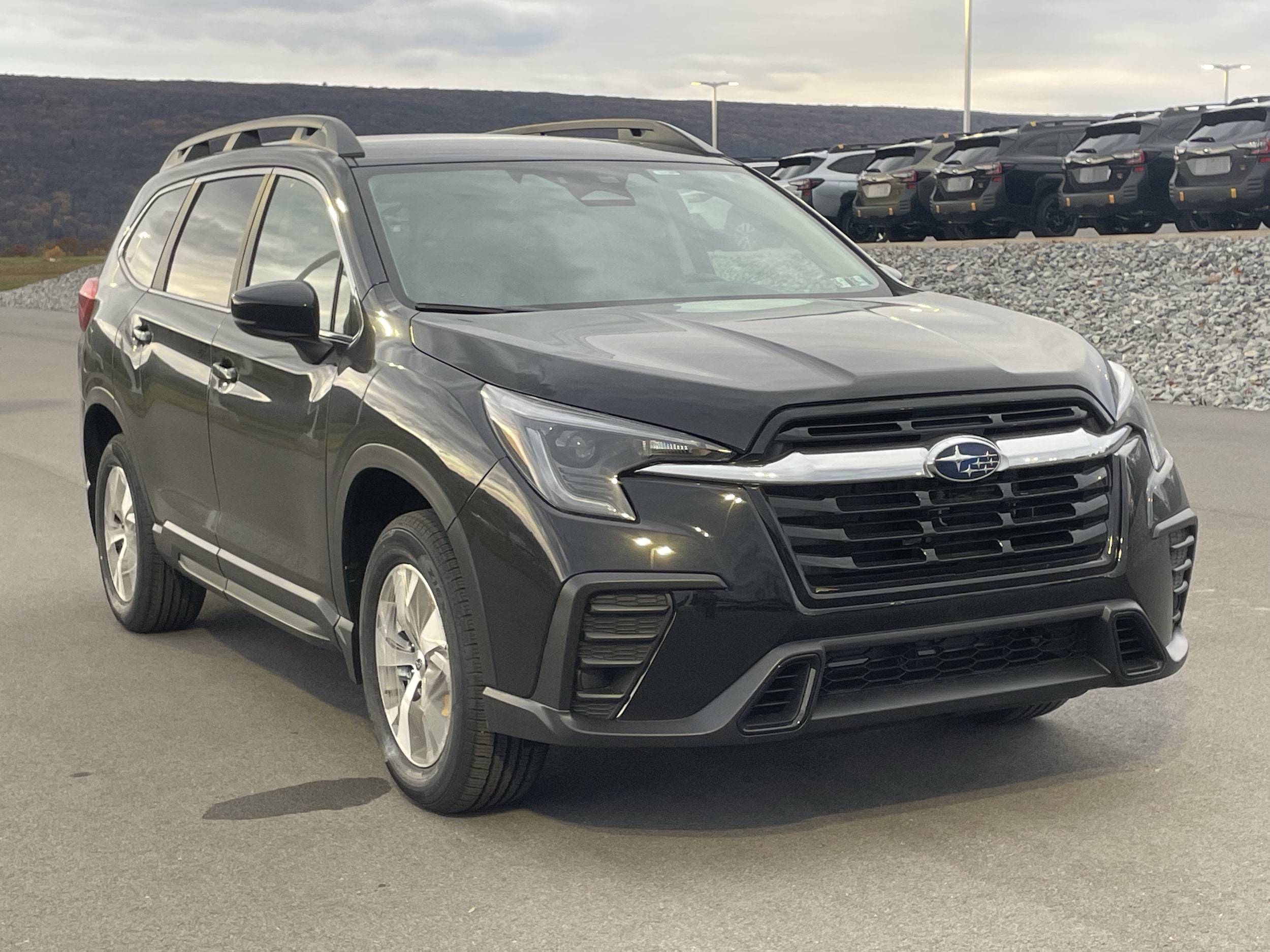 2025 Subaru Ascent Premium's photo