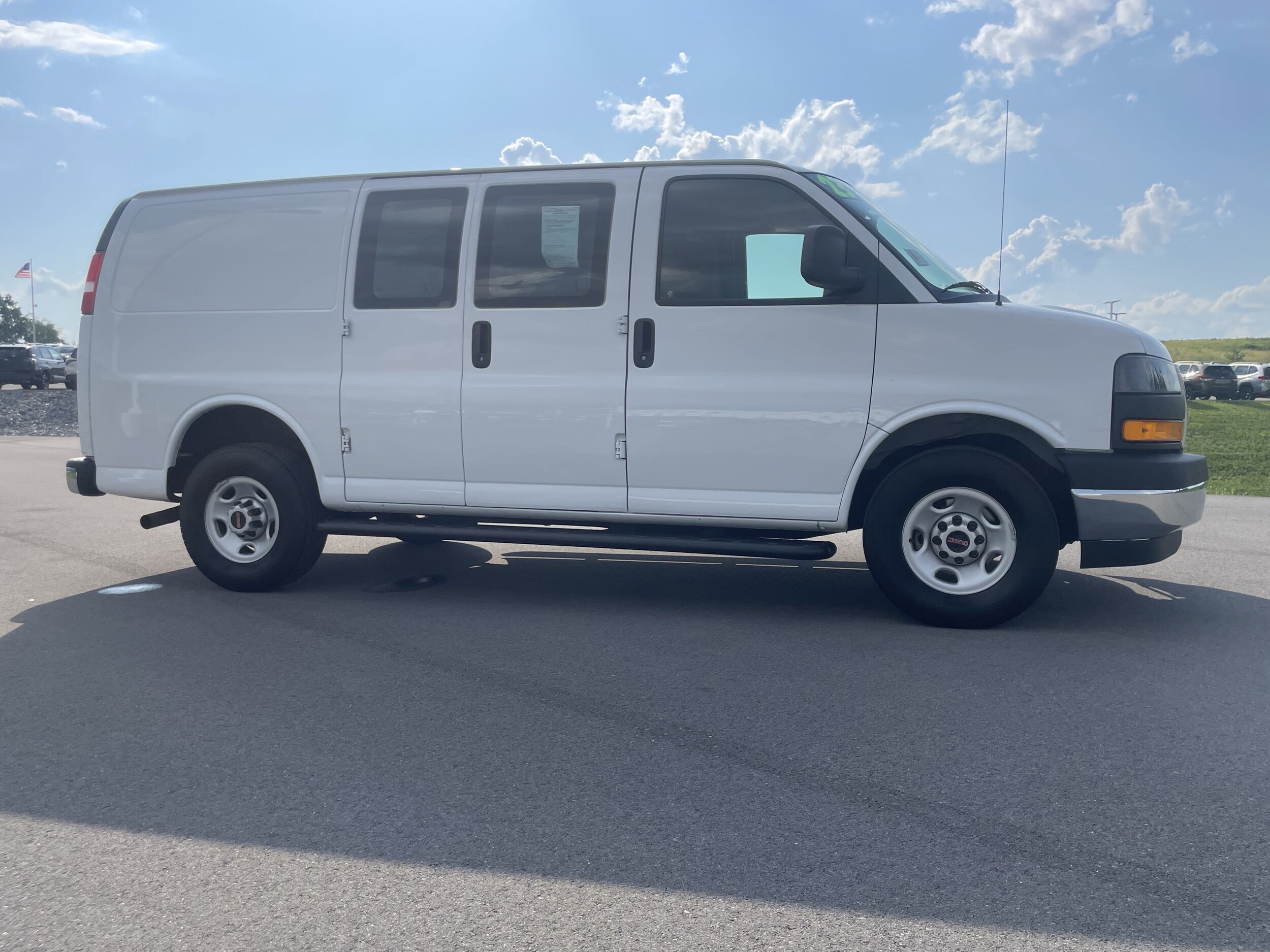2023 Gmc Savana Cargo 2500 photo 2