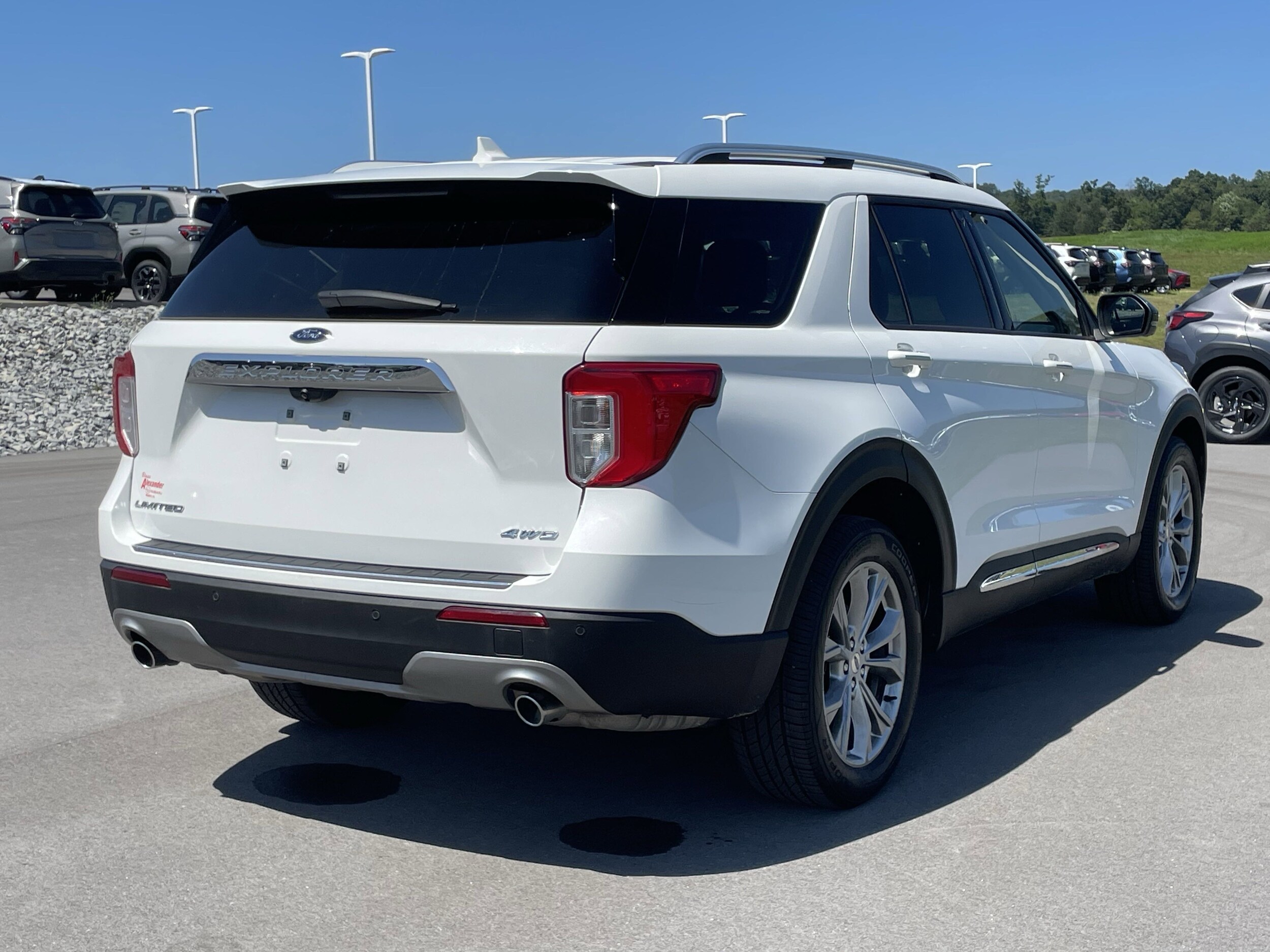 2022 Ford Explorer Limited photo 2