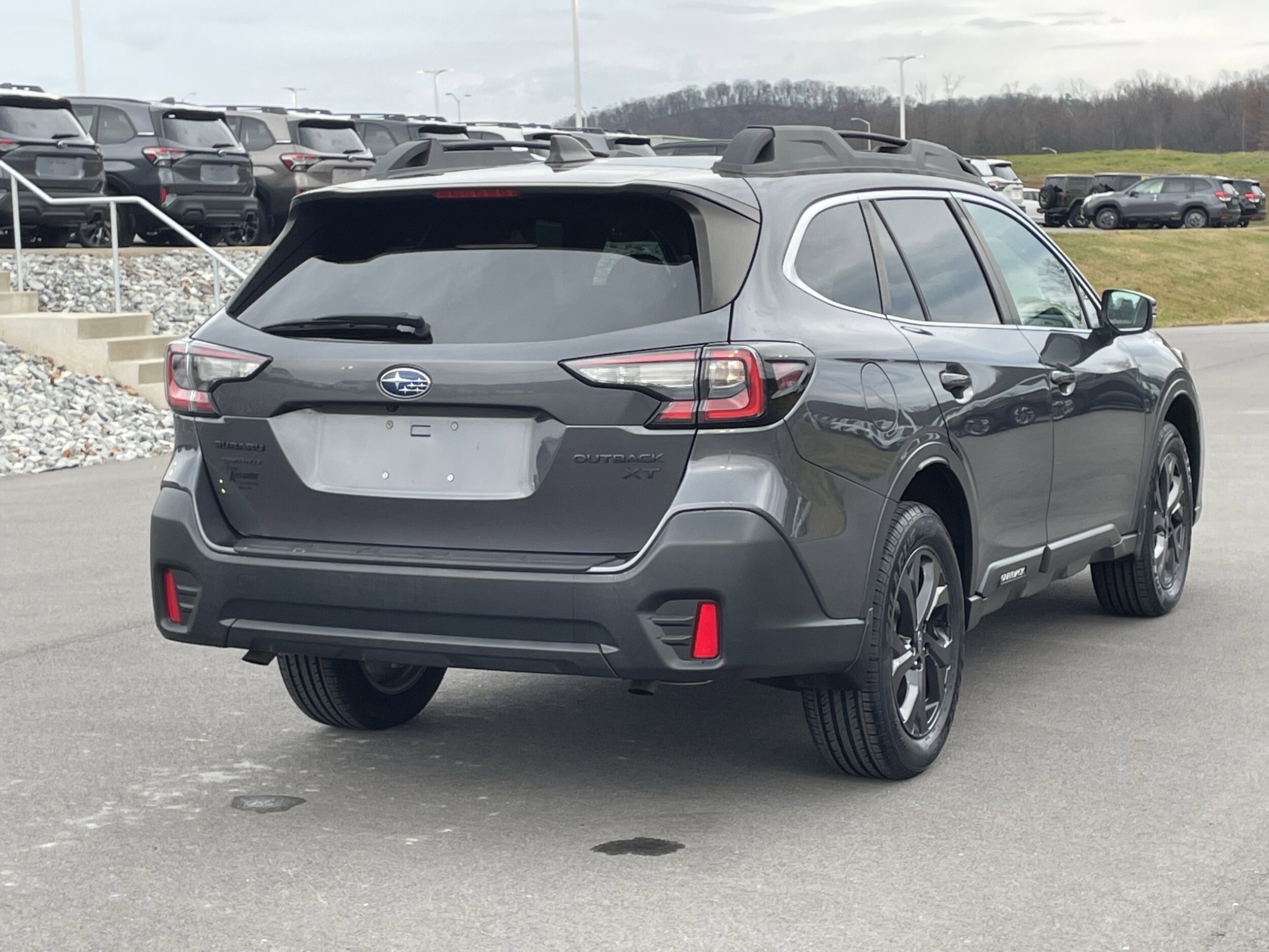 2021 Subaru Outback Onyx Edition XT photo 3