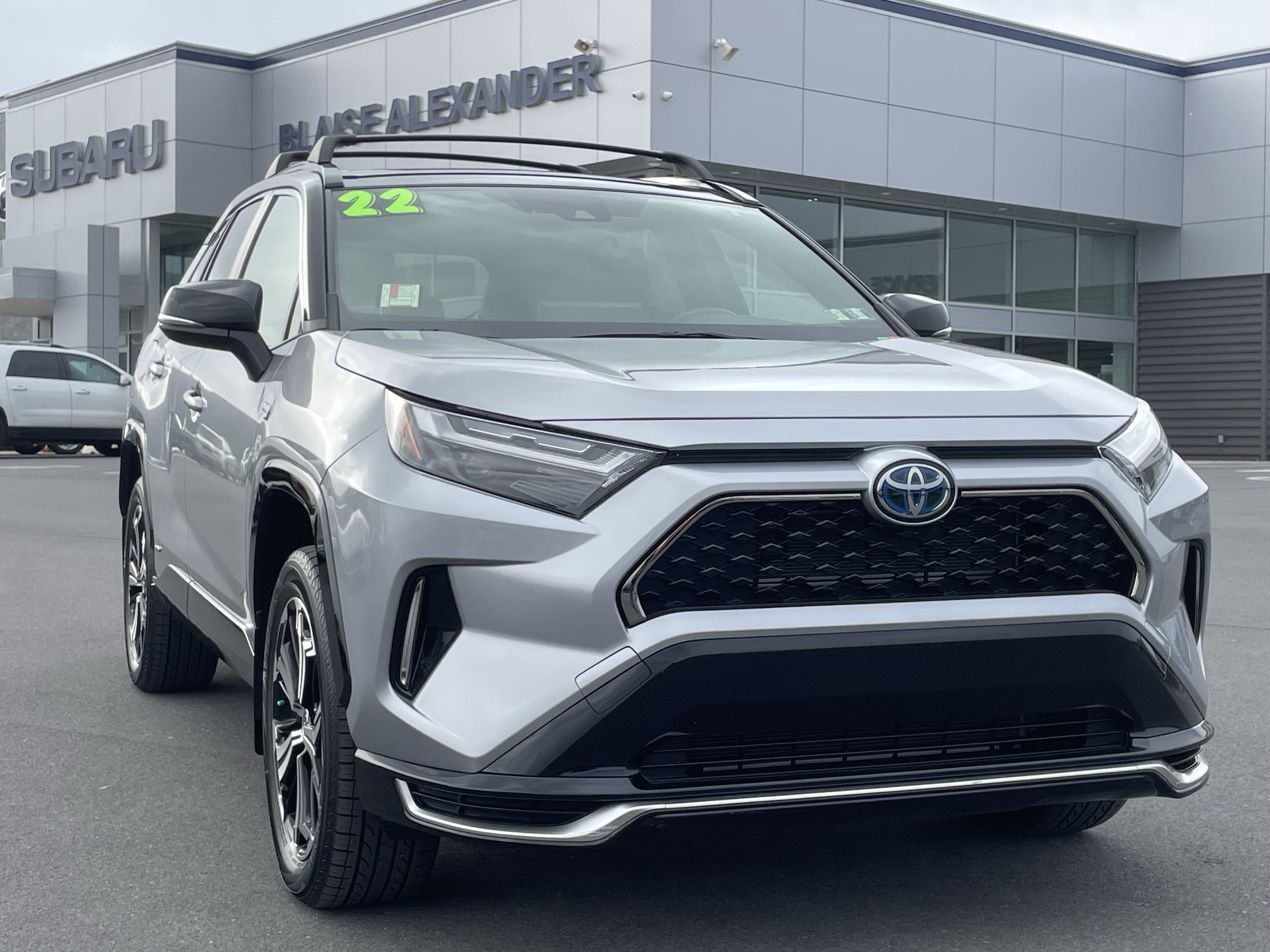 2022 Toyota RAV4 XSE's photo