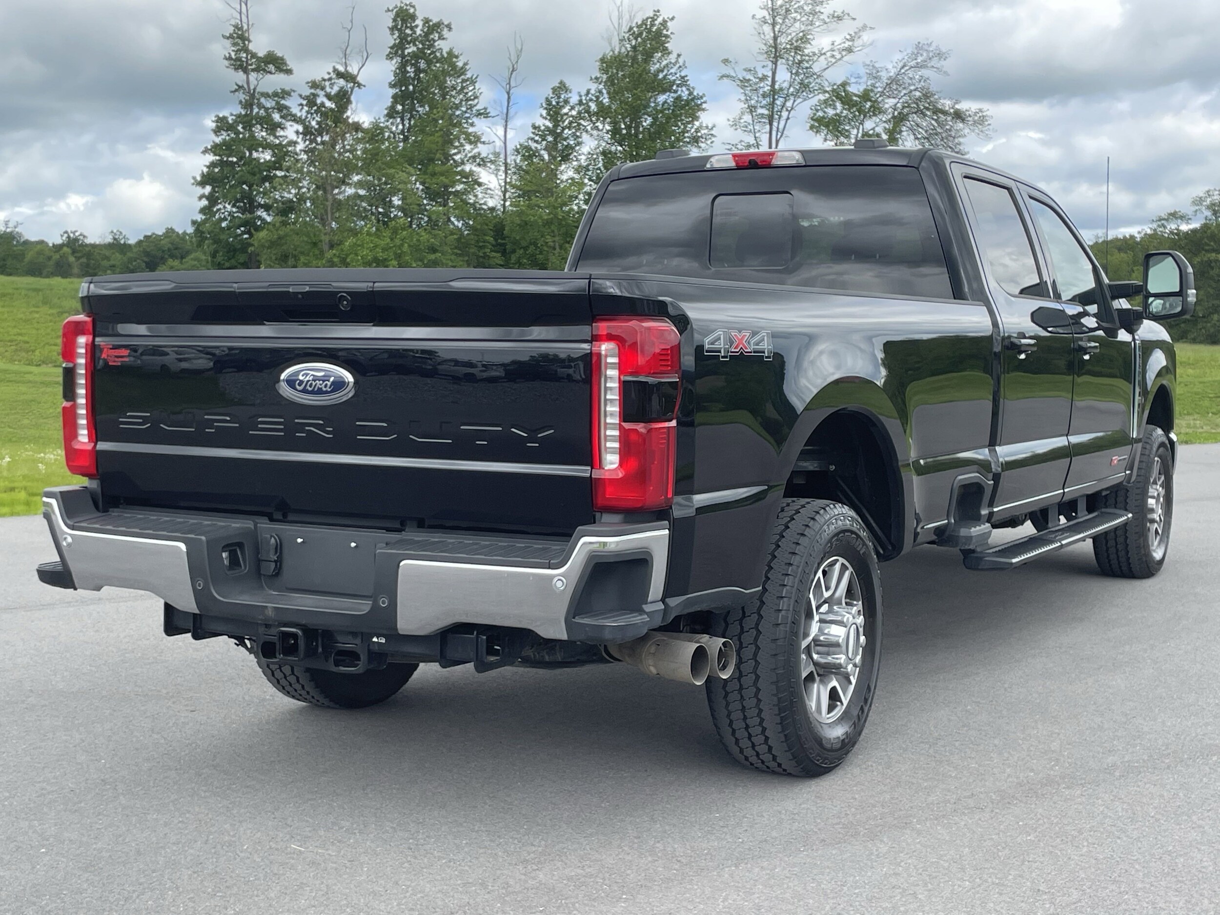 2024 Ford F-350 Lariat photo 3