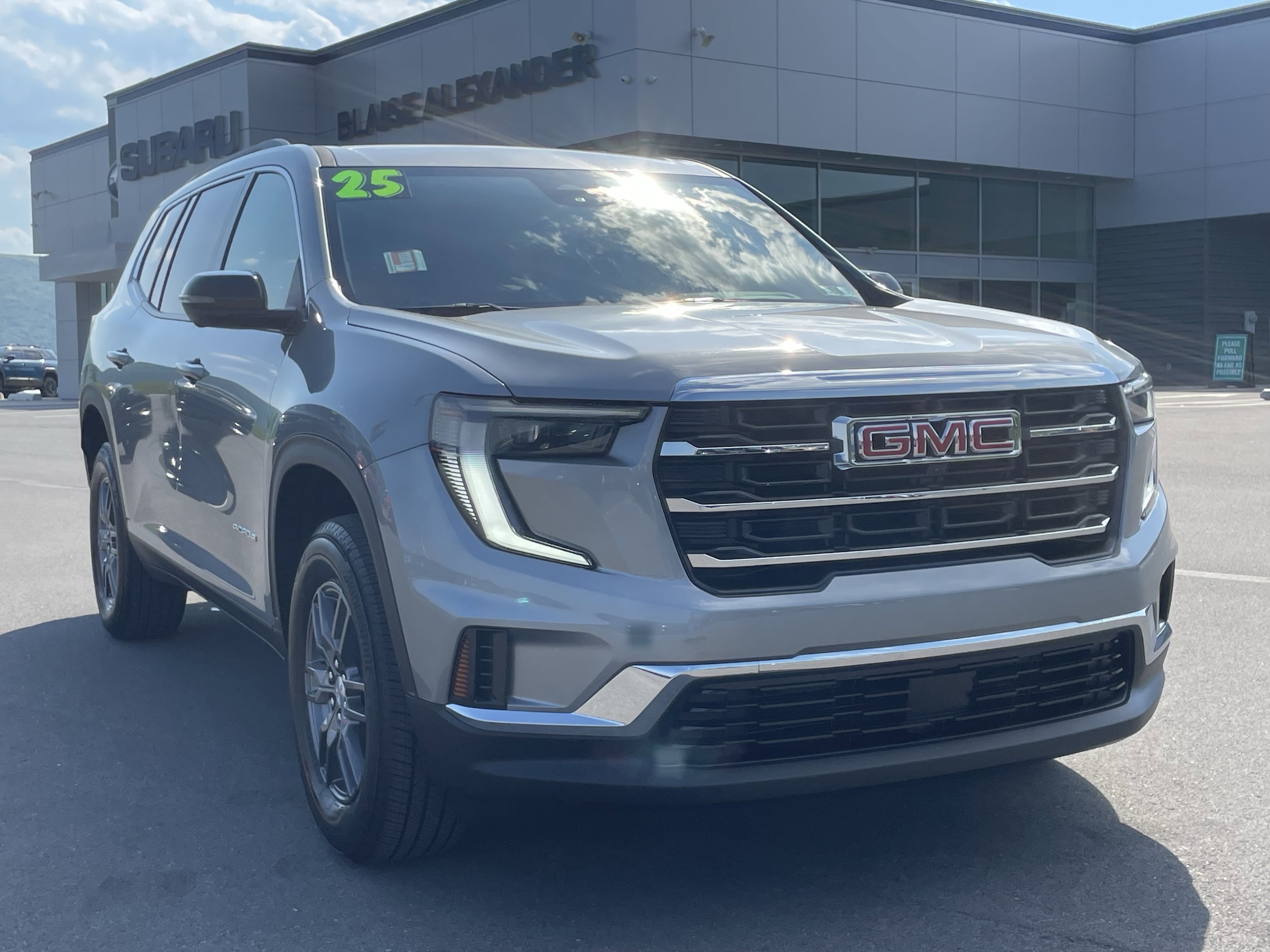 2025 GMC Acadia Elevation AWD's photo