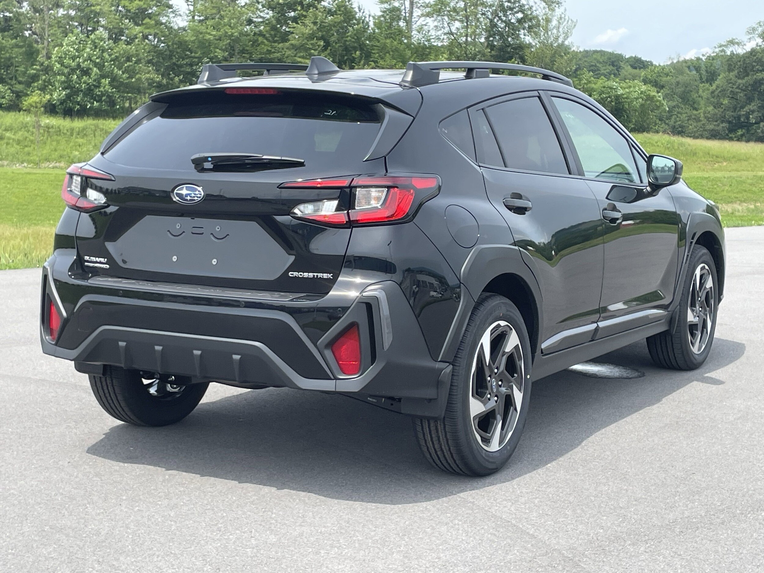 2025 Subaru Crosstrek Limited photo 2