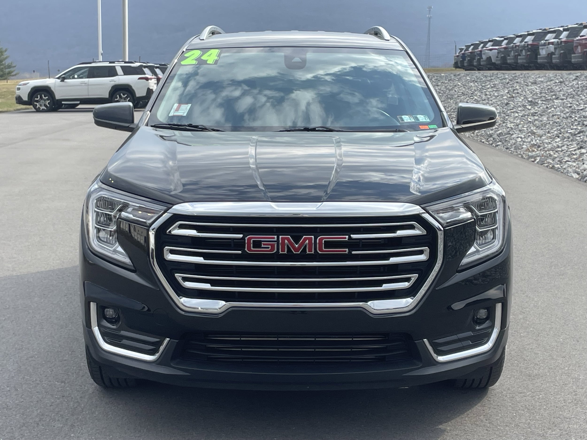2024 GMC Terrain SLT - Photo 9