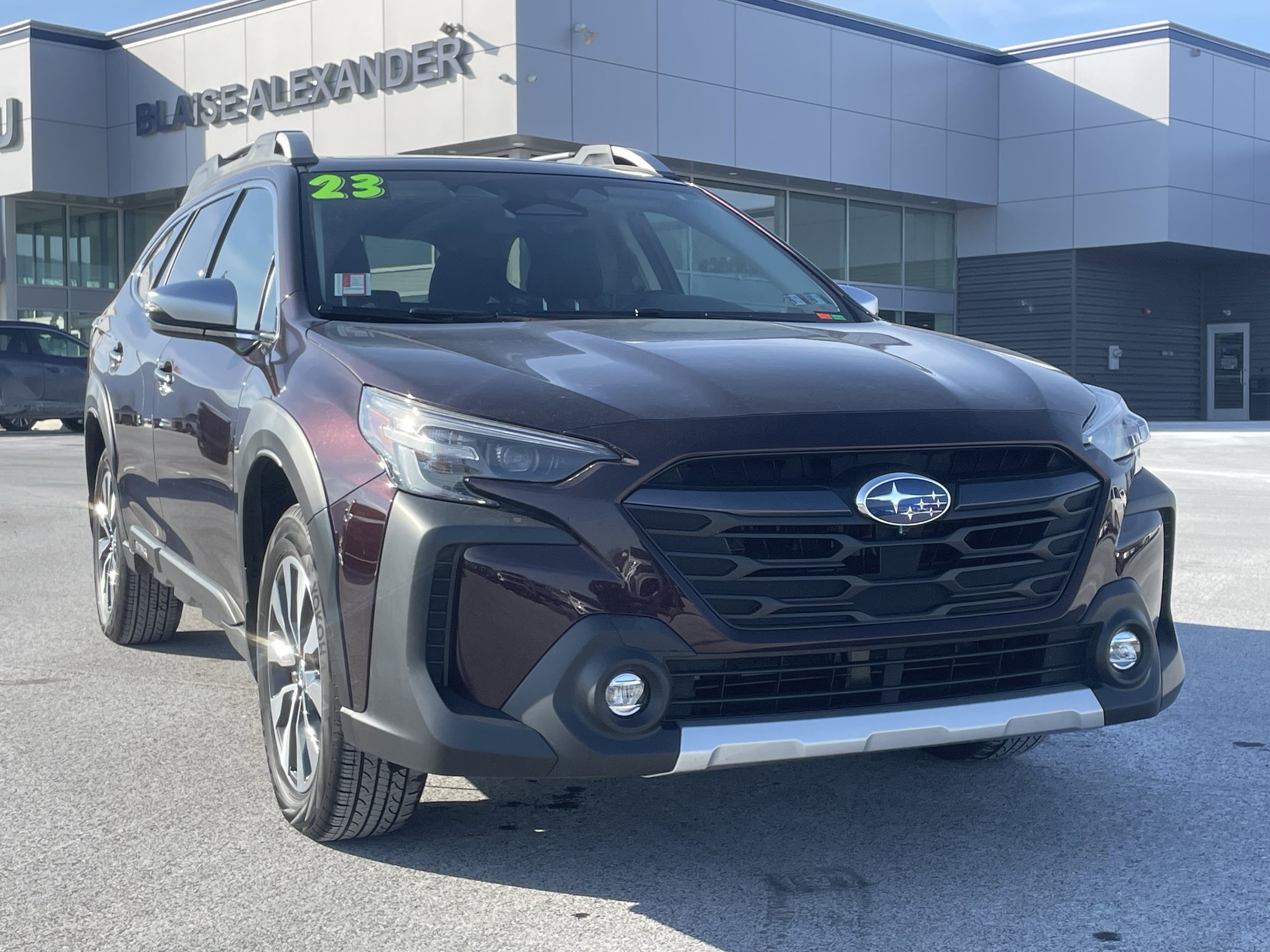 2023 Subaru Outback Touring's photo