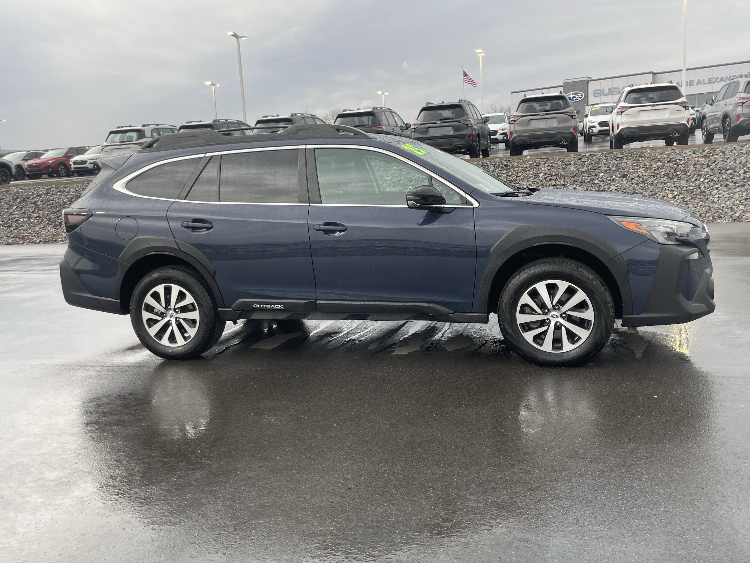 2025 Subaru Outback Premium photo 2