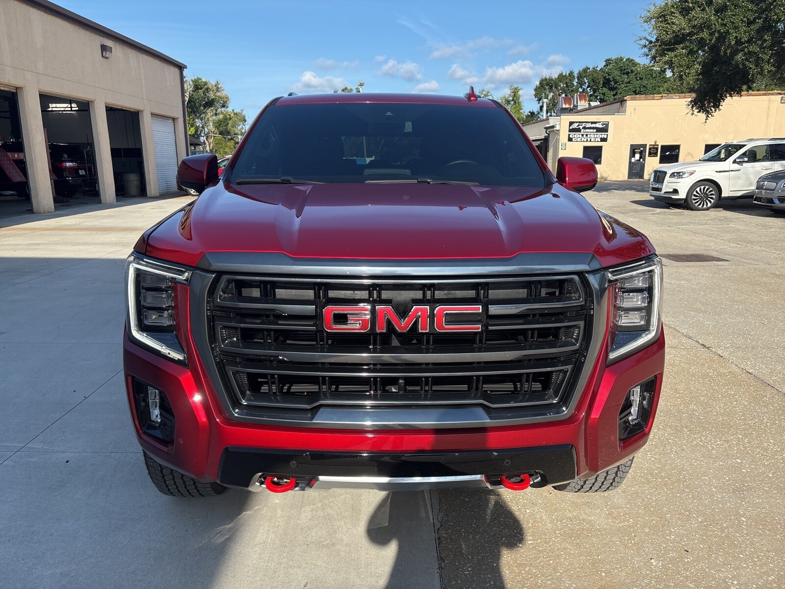 2023 Gmc Yukon AT4 photo 3