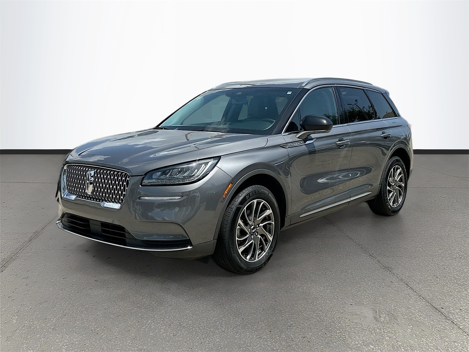 2022 Lincoln Corsair Standard photo 2