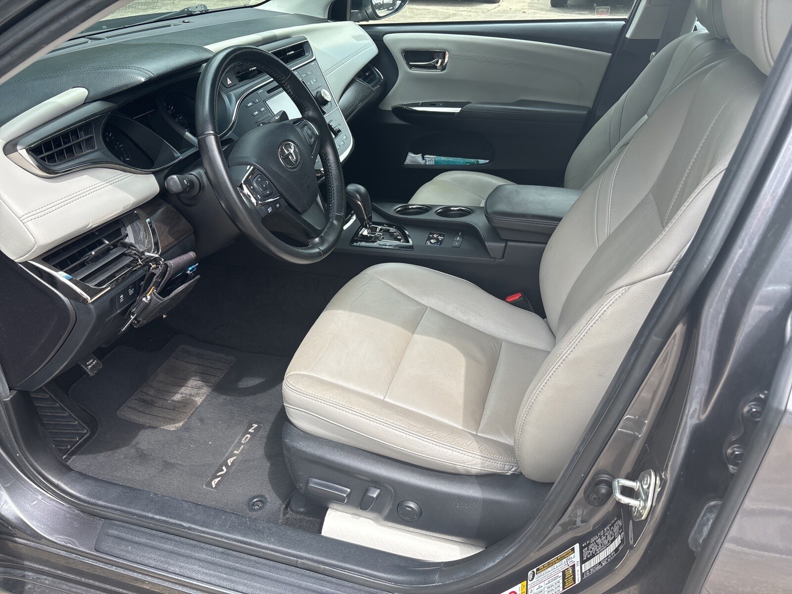 2016 Toyota Avalon XLE Premium photo 4