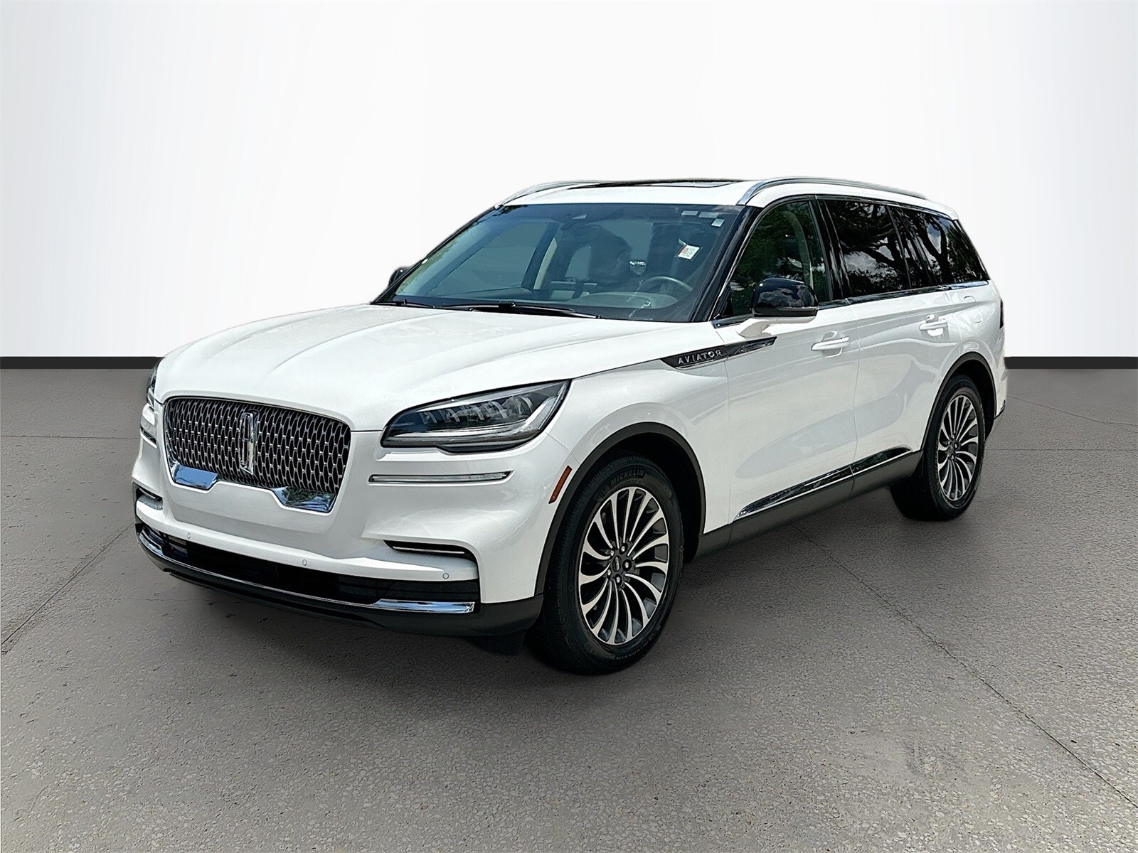 2024 Lincoln Aviator Premiere photo 2