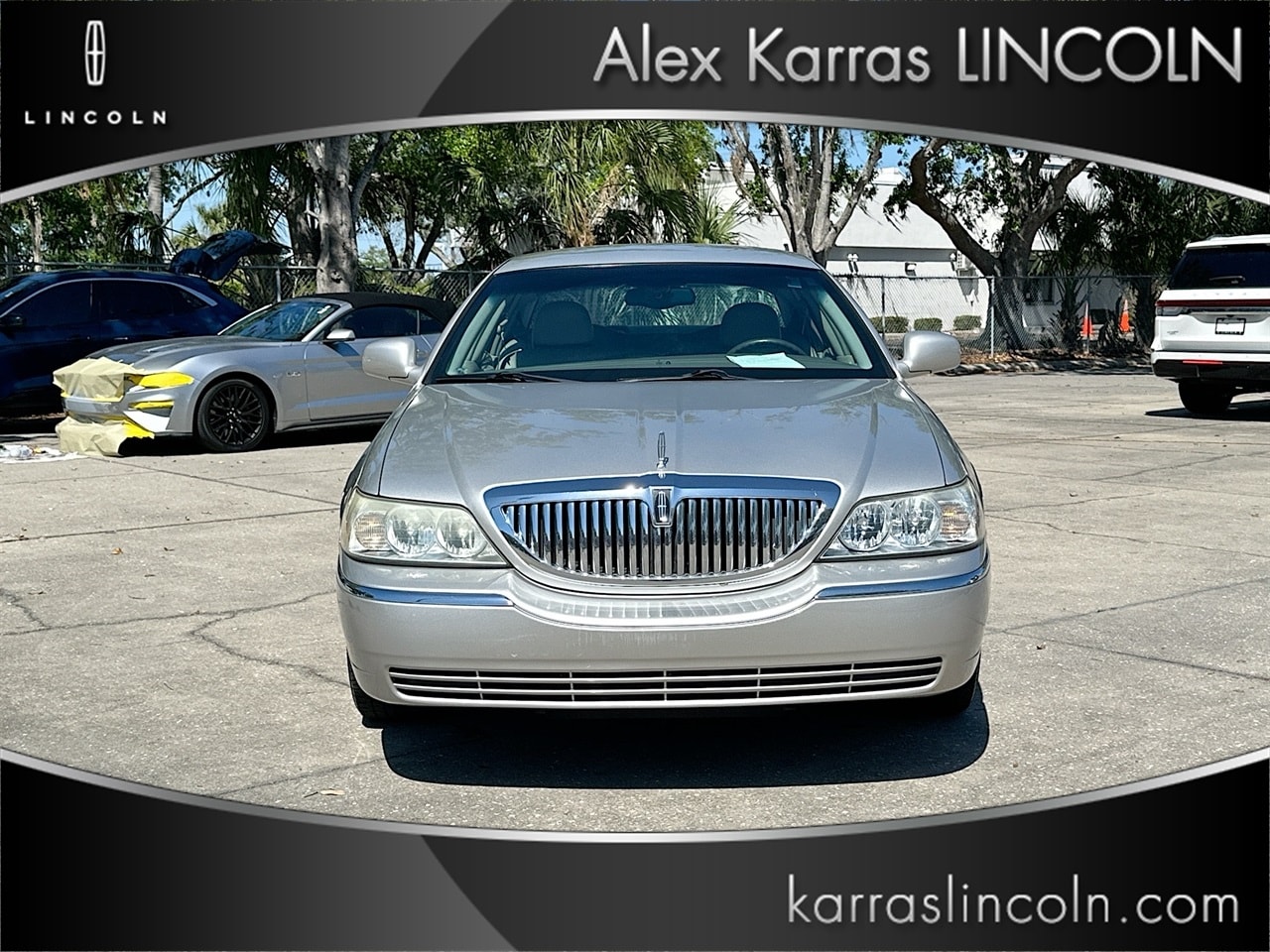 Used 2004 Lincoln Town Car Signature with VIN 1LNHM81W74Y660788 for sale in Bradenton, FL
