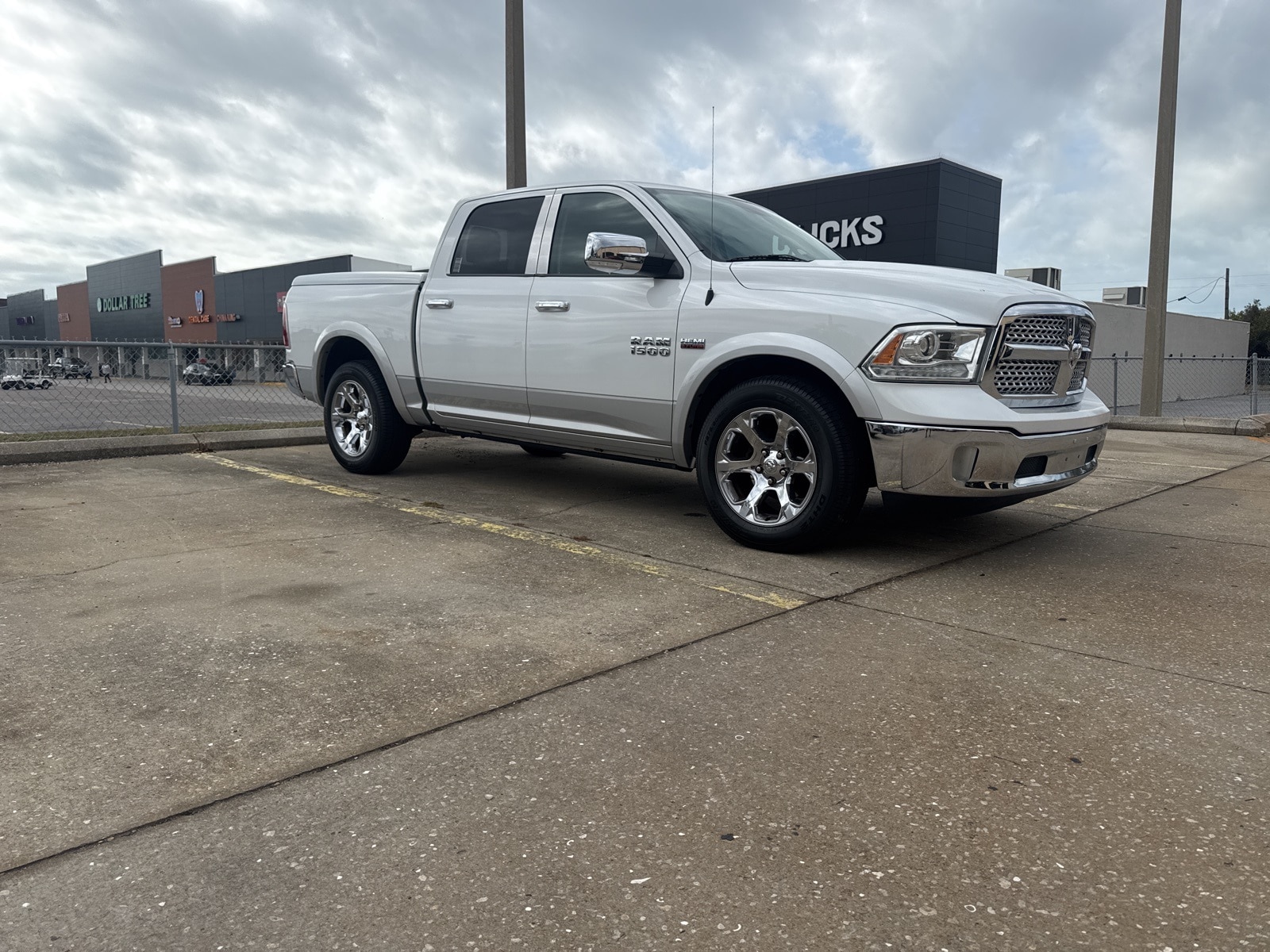 2016 RAM 1500 Laramie's photo