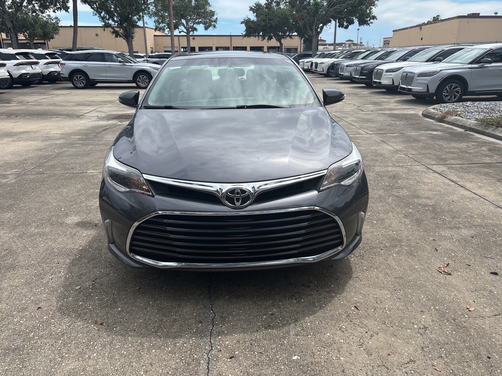 2016 Toyota Avalon XLE Premium photo 3