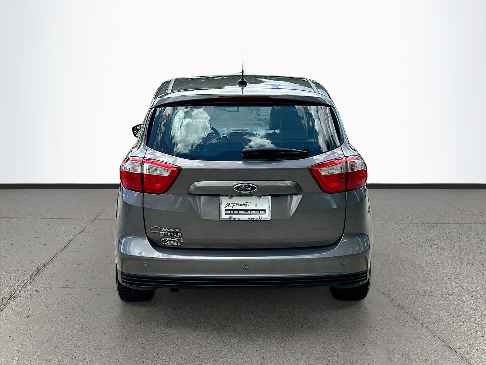 View vehicle photo 6