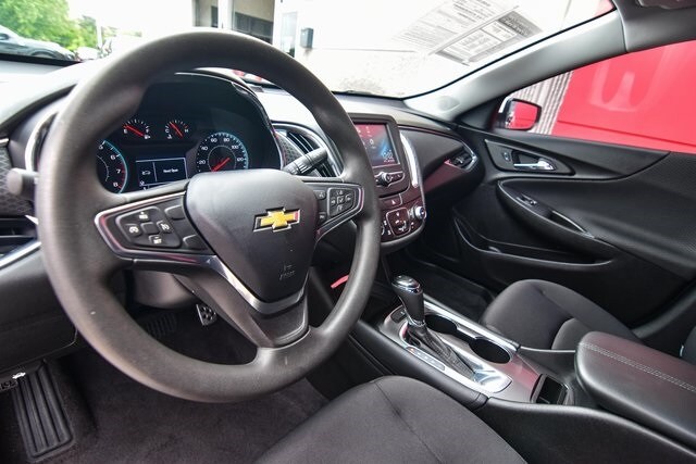 2017 Chevrolet Malibu 1LT - Photo 11