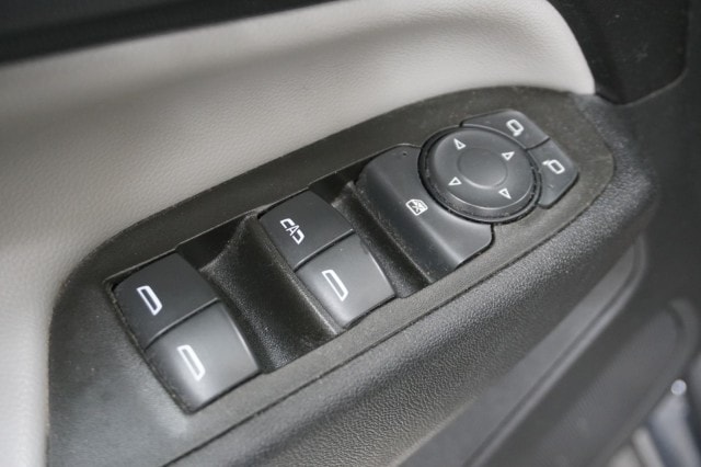 2022 Chevrolet Equinox LS - Photo 14