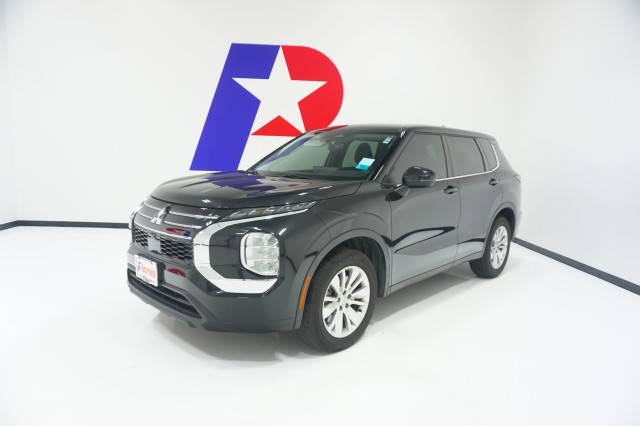Used 2025 Mitsubishi Outlander ES