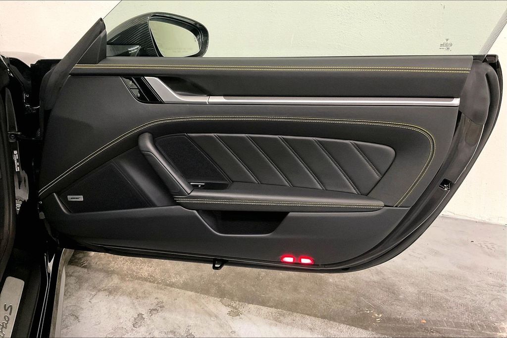 2021 Porsche 911 Turbo S - Photo 26