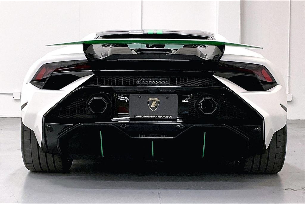 2023 Lamborghini Huracan Tecnica 60th Anniversary Edition photo 4