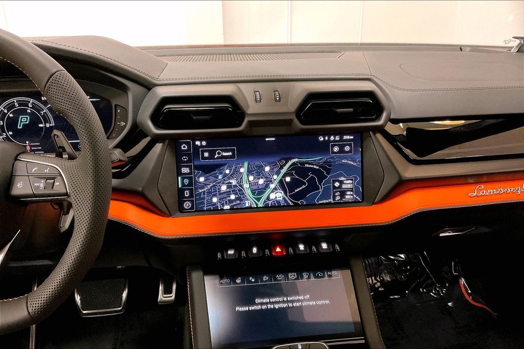 2025 Lamborghini Urus SE - Photo 11