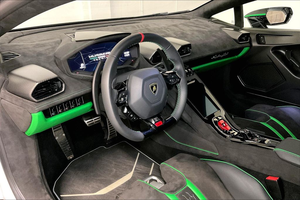 2023 Lamborghini Huracan Tecnica 60th Anniversary Edition photo 6