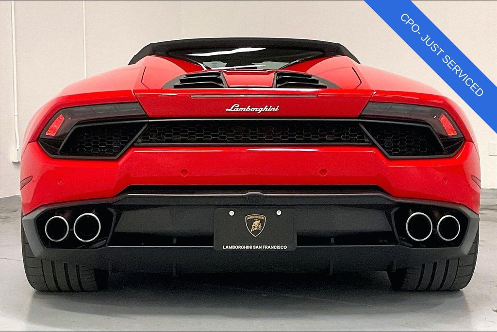 2017 Lamborghini Huracan LP580-2S photo 4