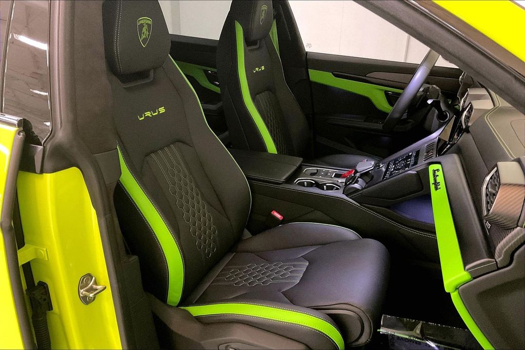2024 Lamborghini Urus S - Photo 14