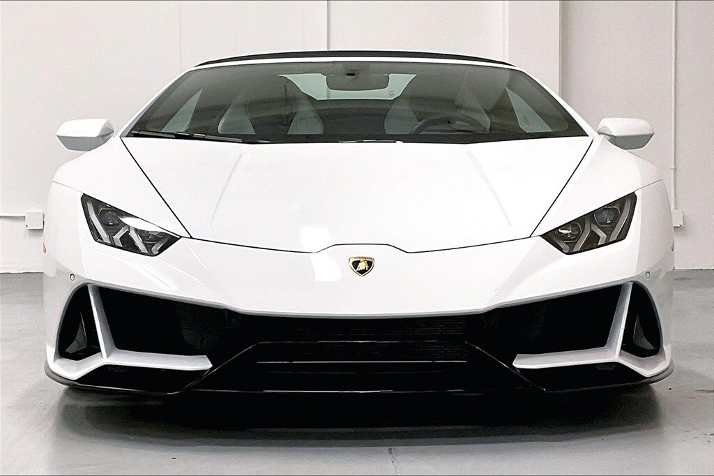 2024 Lamborghini Huracan Evo Spyder photo 2