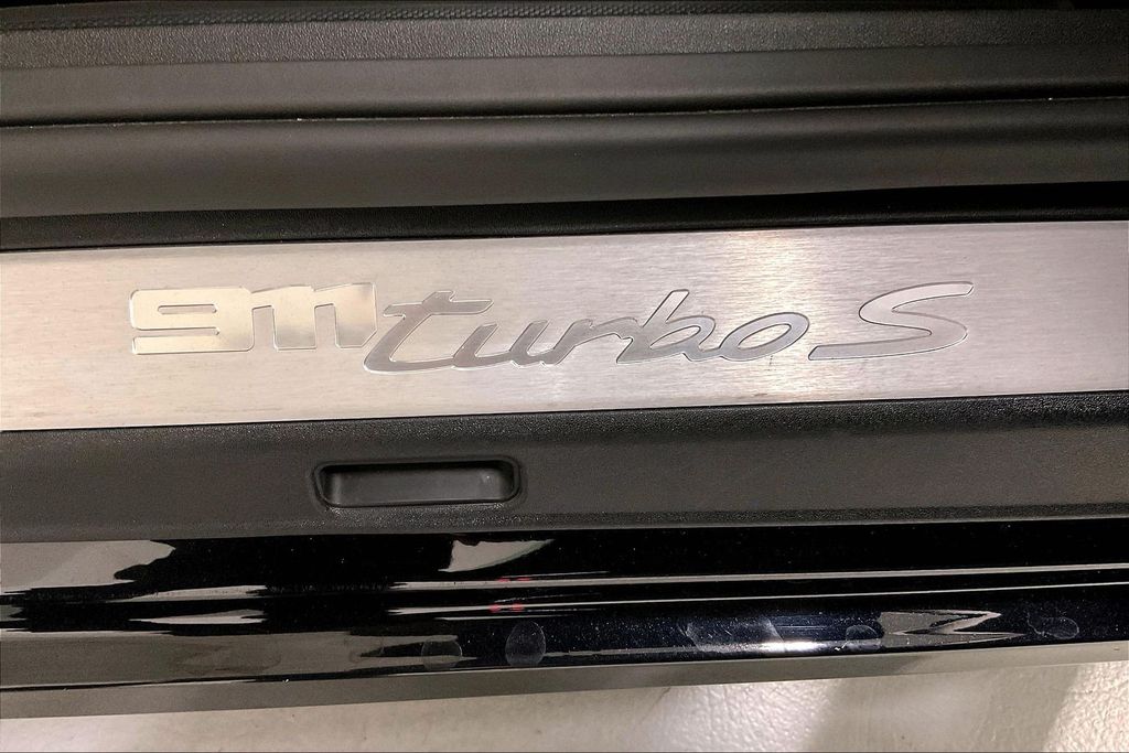 2021 Porsche 911 Turbo S - Photo 18
