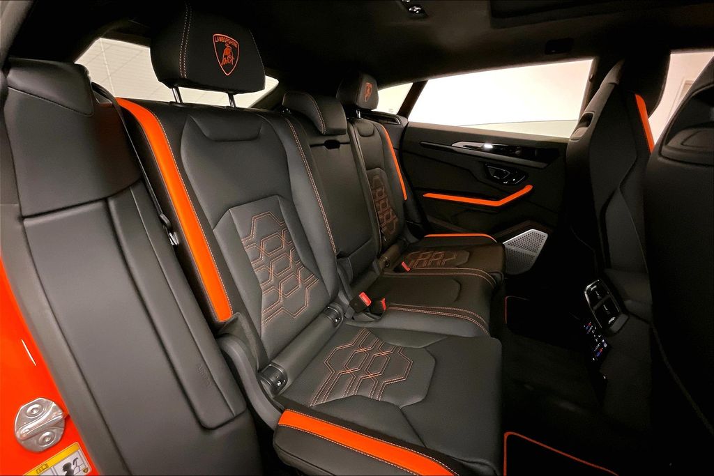 2025 Lamborghini Urus SE - Photo 26