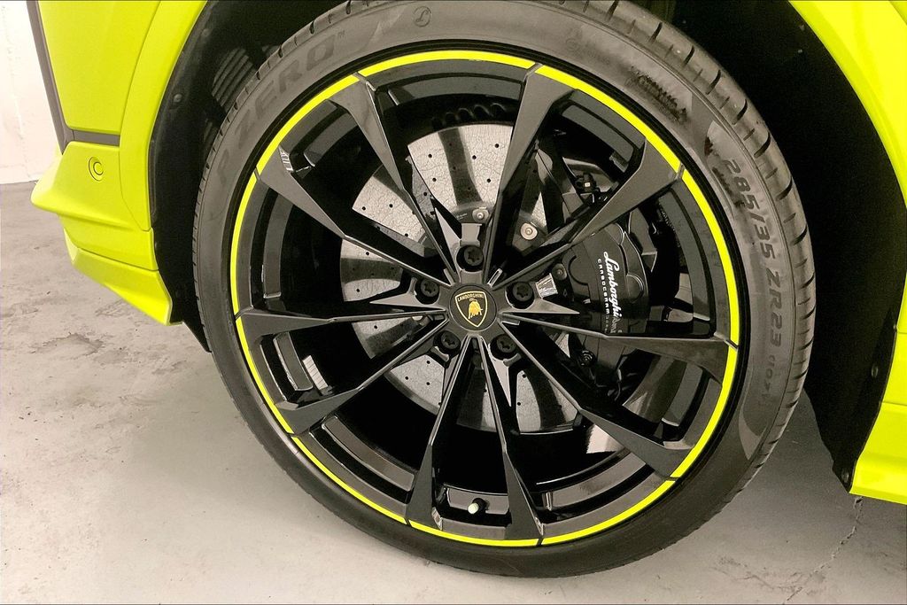 2024 Lamborghini Urus S - Photo 17