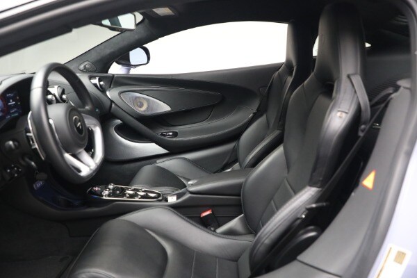 2022 McLaren GT Base - Photo 22