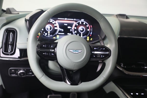 2025 Aston Martin DBX 707 - Photo 28